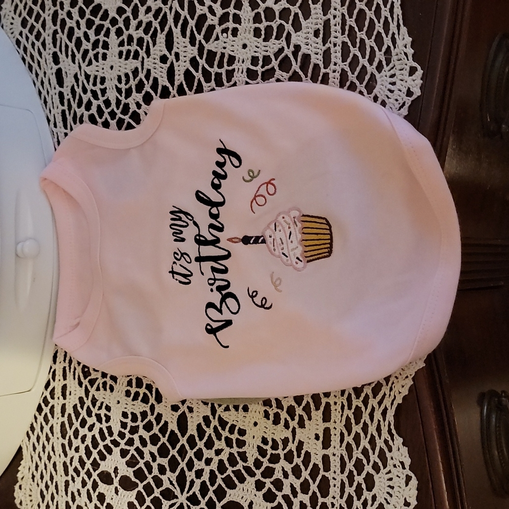 🎉❤️🎉 Host Pick🎉❤️🎉 It's My Birthday - Female Shirt